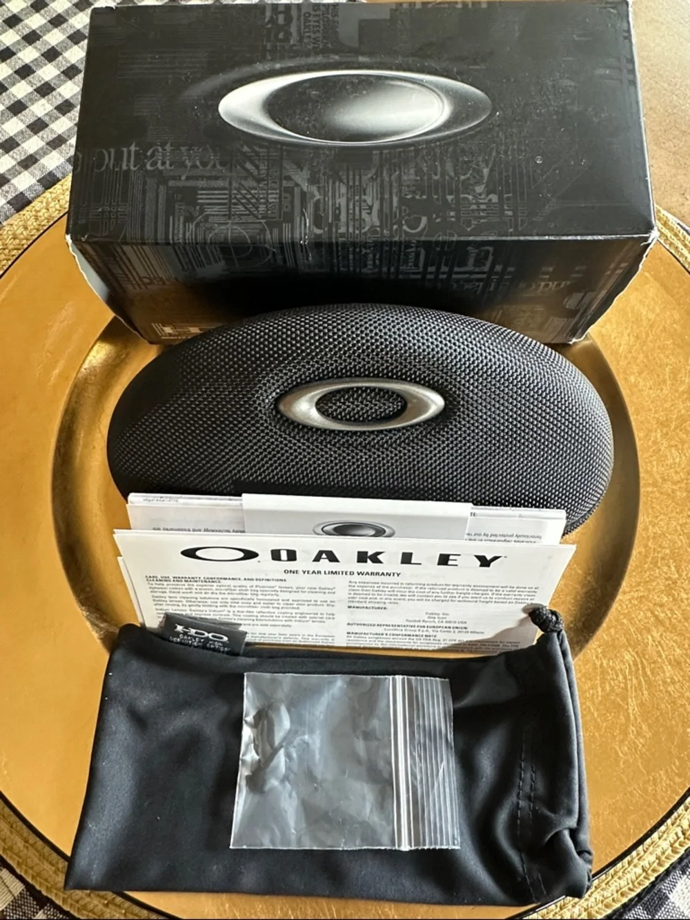 Oakley Flak 03-915 Wrap Sunglasses with Black Case